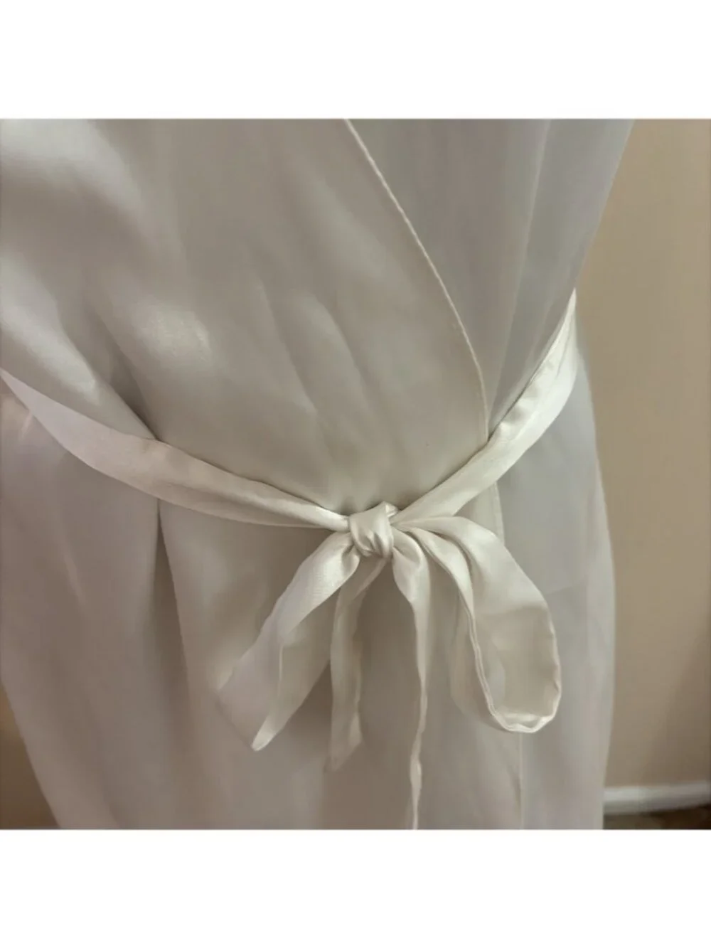 VTG California Miss White Satin Robe Sz M Beaded Lace Bridal Lingerie Honeymoon